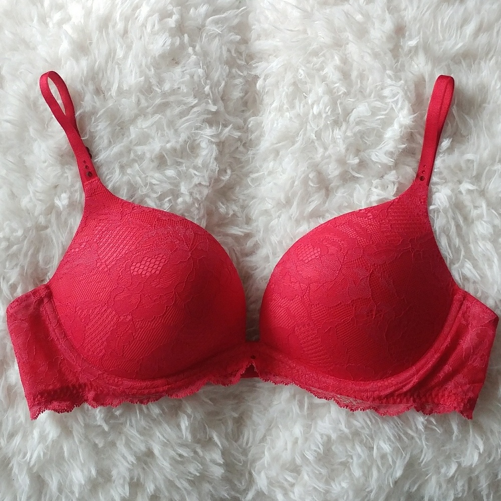 Victoria's Secret lace biofit push-up bra